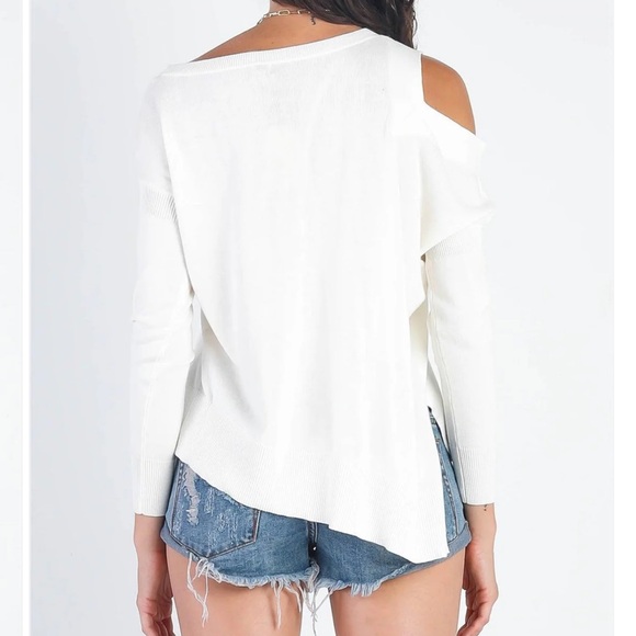 White cold shoulder top - Picture 2 of 2